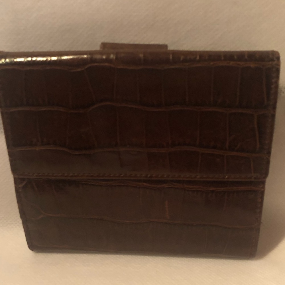 NWT Made in Italy Bloomies brown croco embossed French wallet
